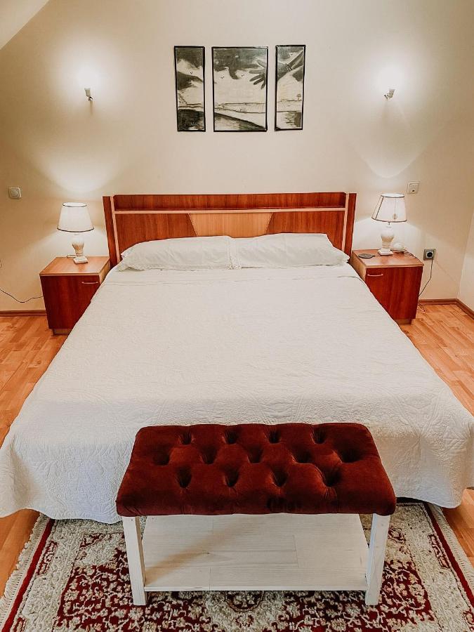 Cosy Bedroom For 2 With Balcony In A Family Villa Turnu Măgurele Exterior foto